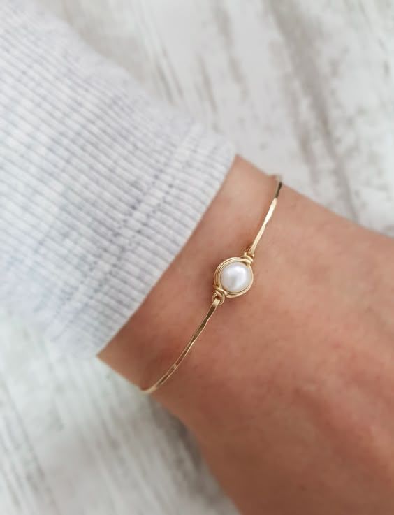 Solitaire Pearl Bracelet
