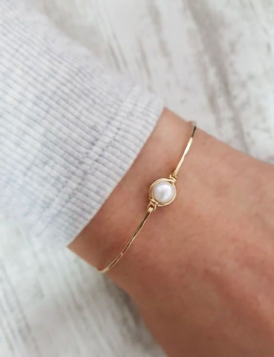 Solitaire Pearl Bracelet